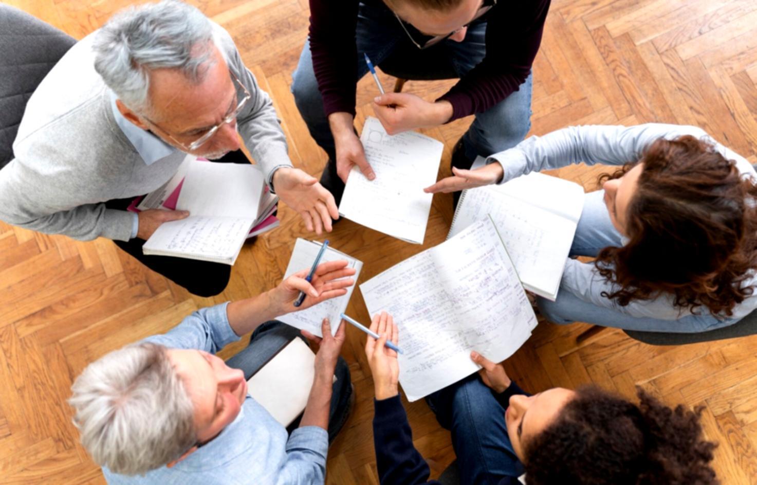 Professionelle Beratung zu Finanzterminologie und Weiterbildung