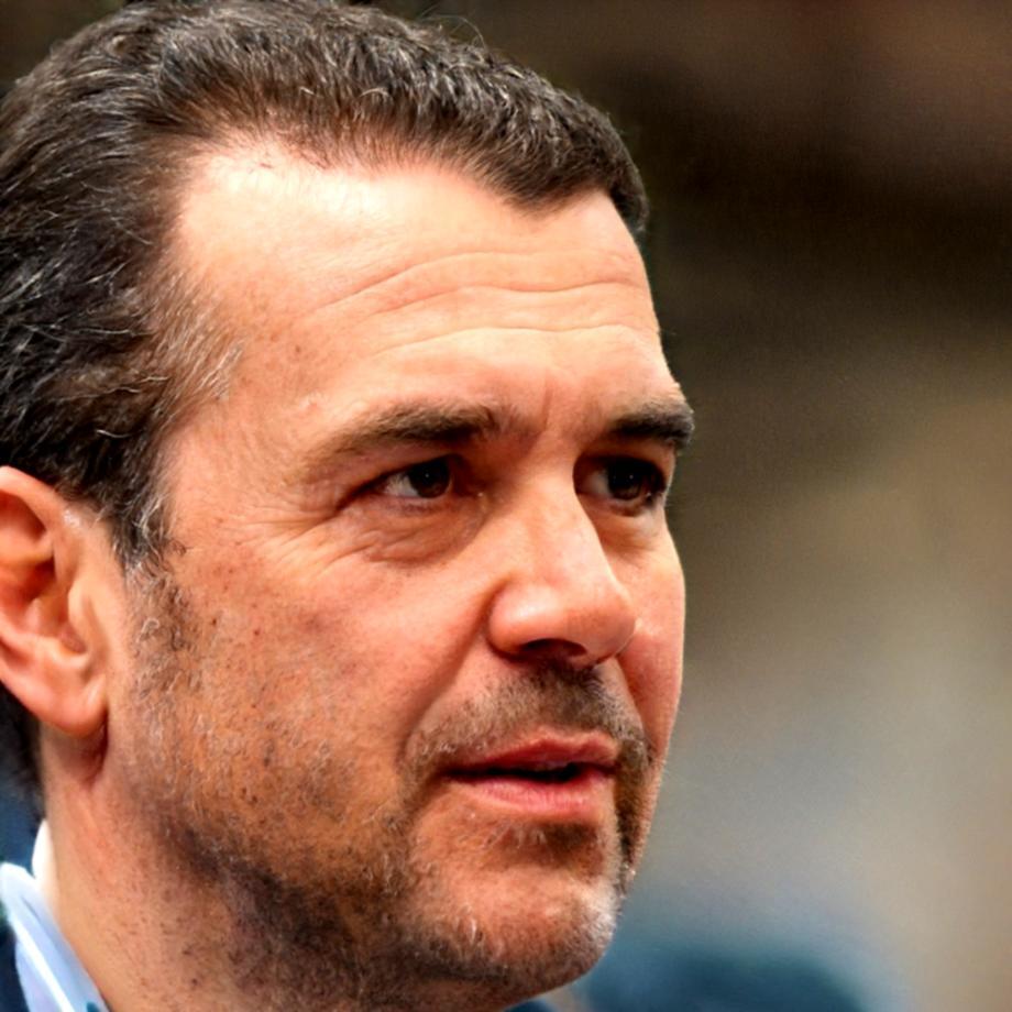 Porträt von Lennart Wiegmann, Student im Finanzbereich